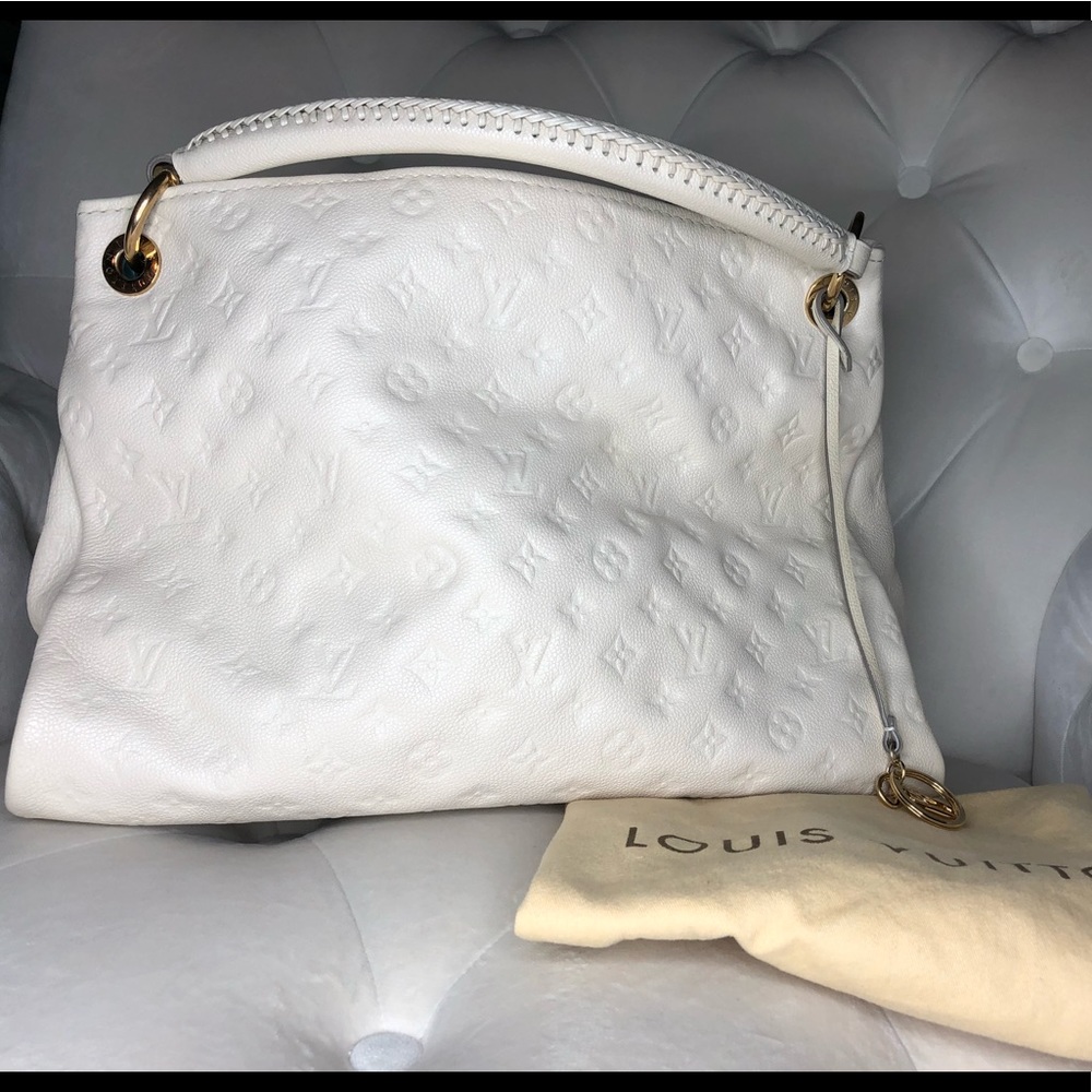 ♥️SOLD♥️ Louis Vuitton Artsy MM Empriente Neige